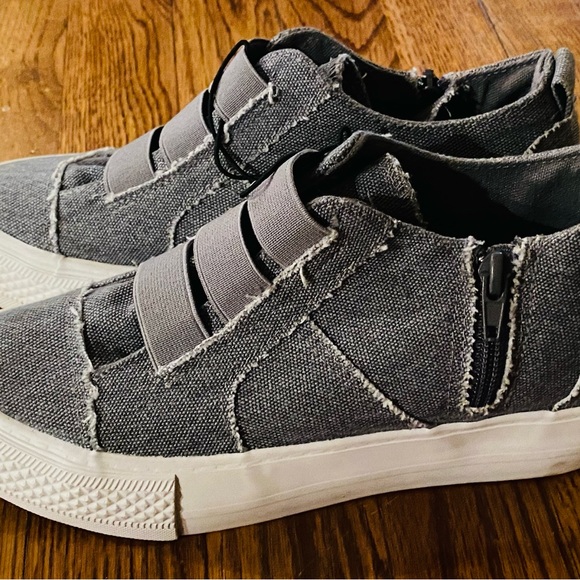 Blowfish Women’s Malibu, Mamba High-Top Sneaker, Gray, size 6, NWOT - Picture 2 of 7